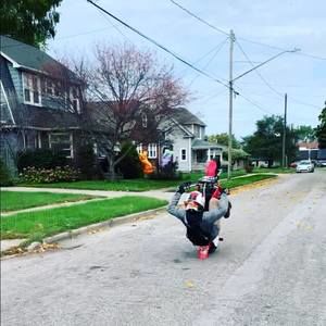 Meet your Posher, Dominic